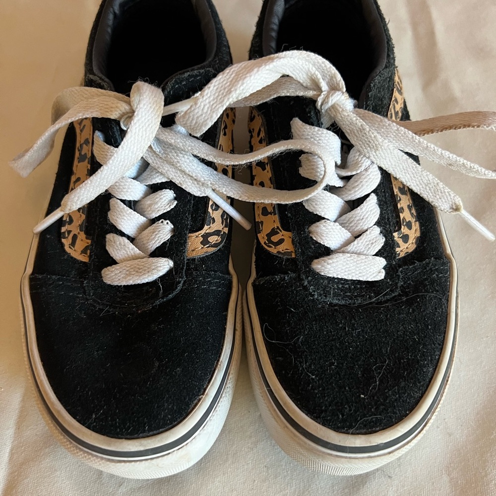 Kids vans size 11 cheetah print on black not worn many times